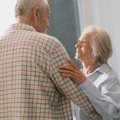 elderly people dancing, a stimulating activity for dementia patients